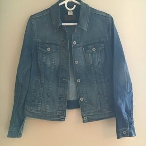 Levis Classic Trucker Jean Jacket